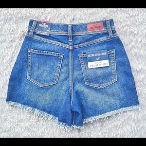 New w/ tags Size 0/25 Hollister Shorts!